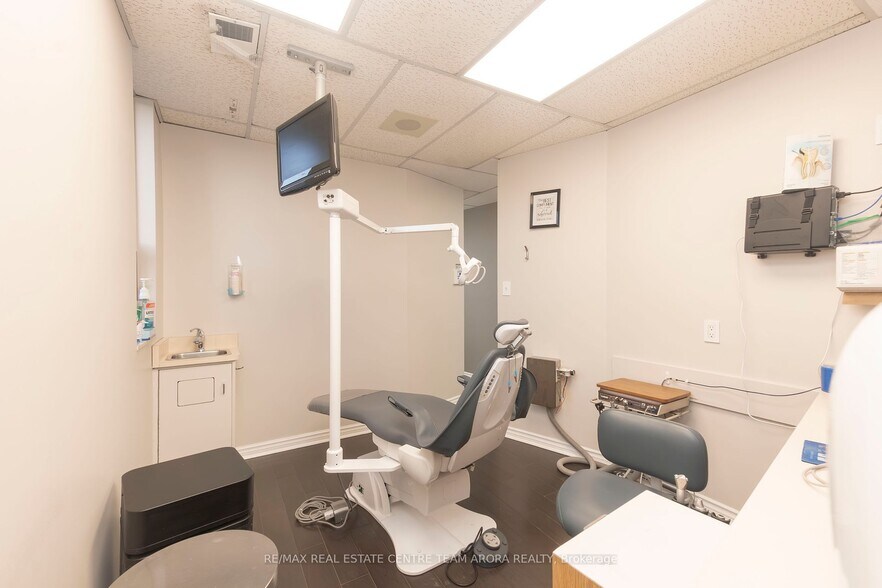 More Photos Of 3173 Erindale Station Rd, Mississauga Medical For Sale