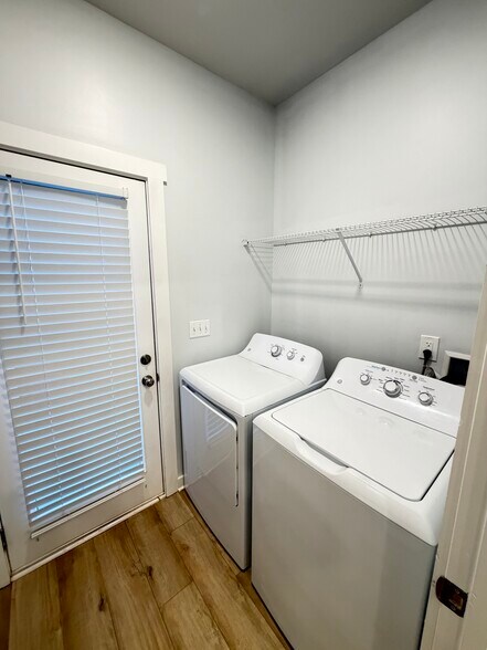 More Photos Of 422 Falls Pt SW, Madison Flex For Sale