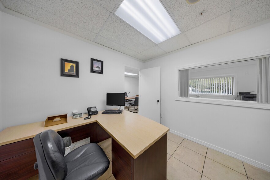 More Photos Of 10800 NW 21st St, Miami Warehouse For Sale