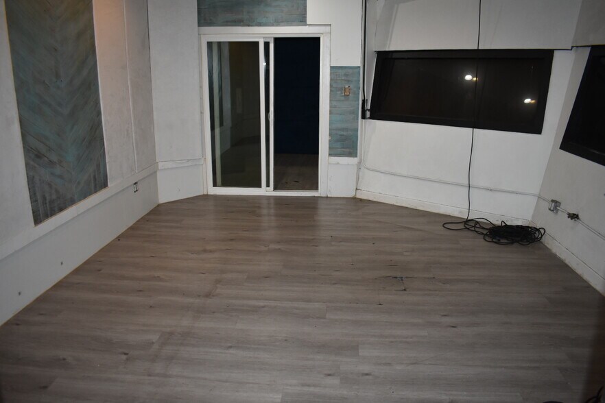 More Photos Of 1655 S Compton Ave, Los Angeles Manufacturing For Sale