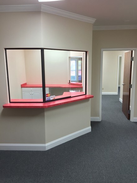 More Photos Of 5816 Creedmoor Rd, Raleigh Medical For Lease