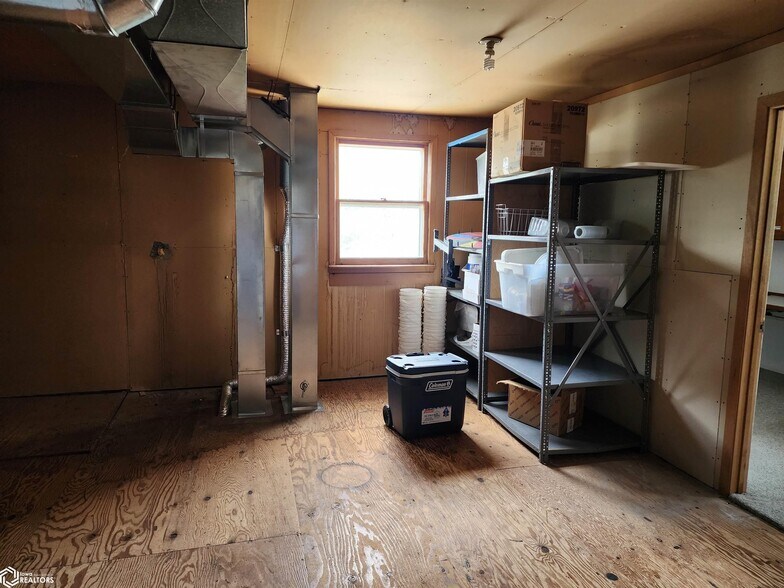 More Photos Of 106 E 7th St, Atlantic Office For Sale