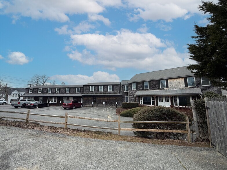 More Photos Of 450 Main St, Chatham Storefront Retail Residential For Lease