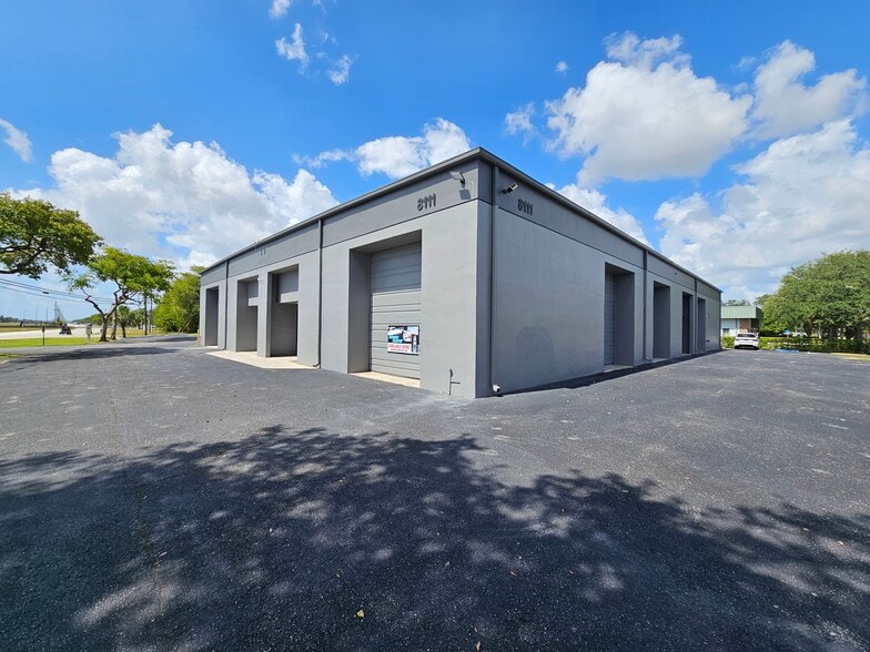 More Photos Of 8111 Garden Rd, Riviera Beach Warehouse For Sale