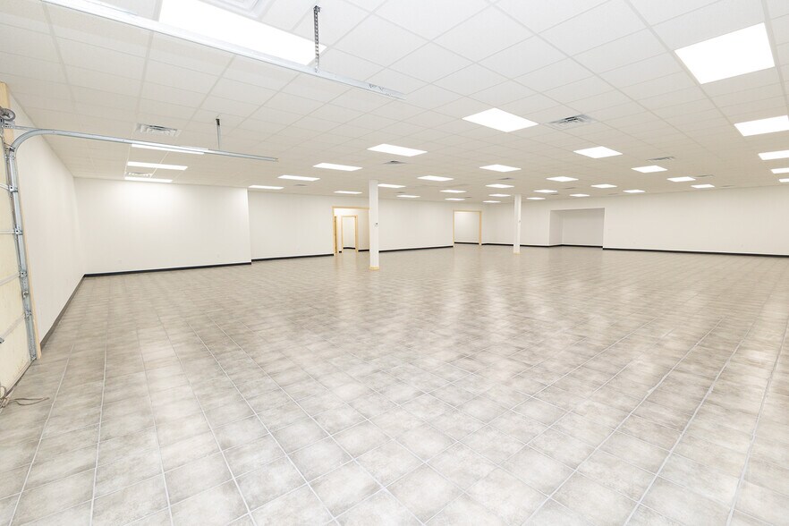 More Photos Of 2234 S Oliver St, Wichita Freestanding For Sale