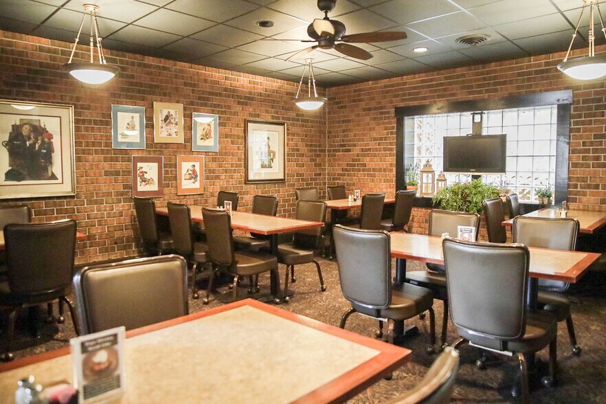 More Photos Of 4476 Business 220, Bedford Restaurant For Sale