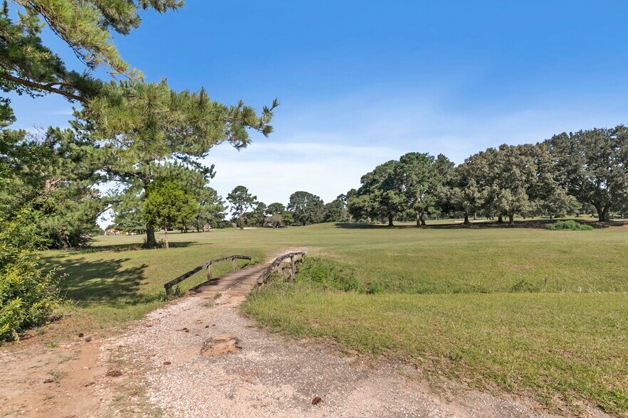 More Photos Of 101 Merion Dr, Eufaula Golf Course Driving Range For Sale