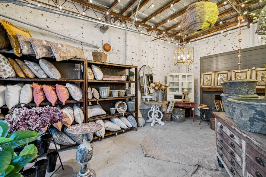 More Photos Of 134 S Main St, Goodlettsville Freestanding For Sale