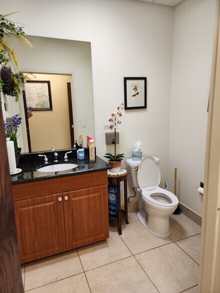 More Photos Of 8141 Mainline, Fort Myers Warehouse For Lease