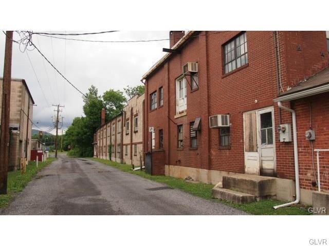 More Photos Of 324-326 Washington St, Walnutport Office For Sale