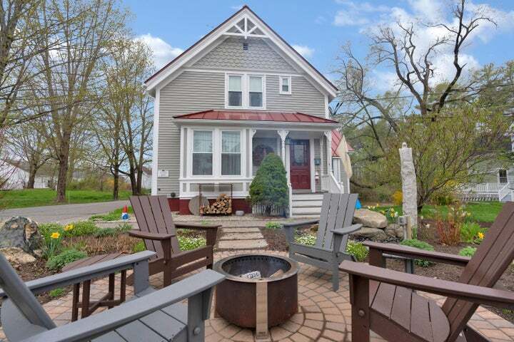 More Photos Of 11 Holbrook St, Freeport Hospitality For Sale