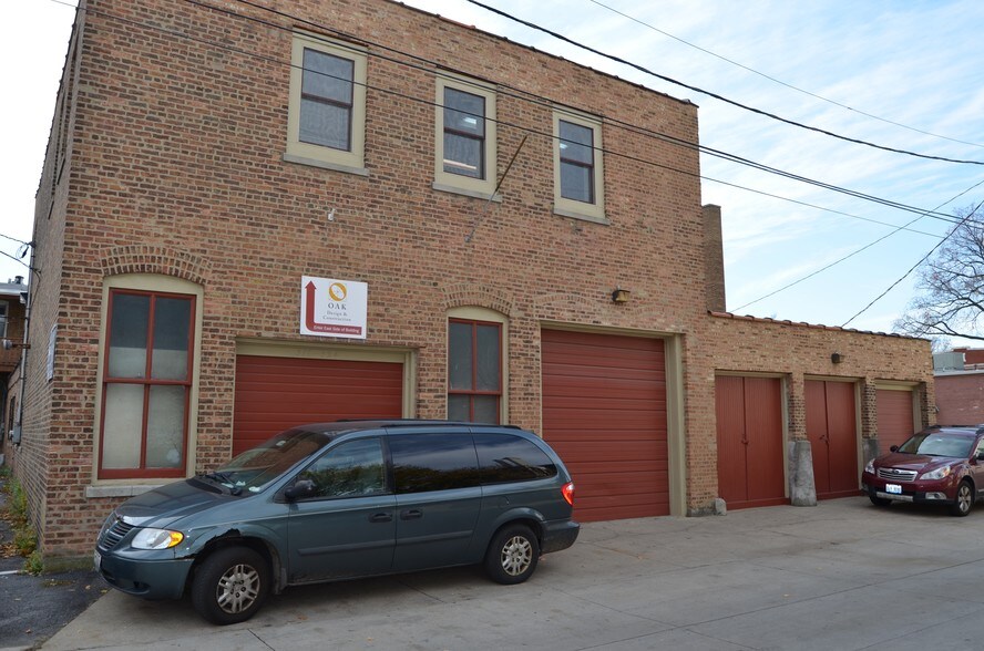 More Photos Of 320 Lake St, Oak Park Office For Lease