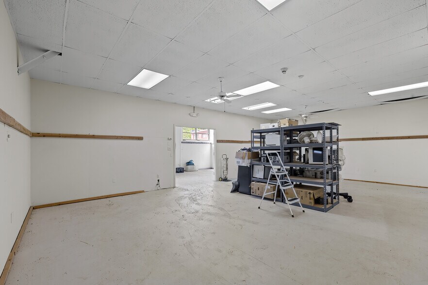 More Photos Of 47 Maple Ave, Flemington Light Manufacturing For Lease