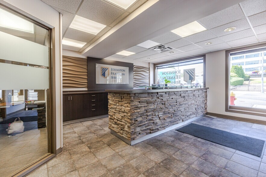 More Photos Of 30 Front St, Nanaimo Office For Sale