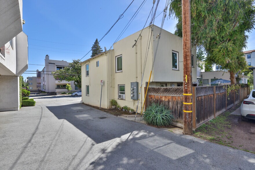 More Photos Of 580 Chestnut St, San Carlos Apartments For Sale