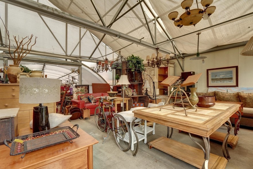 More Photos Of 807 Wilcox St, Castle Rock Storefront For Sale