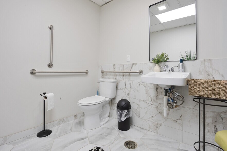 More Photos Of 7359-7363 W North Ave, River Forest Storefront For Sale