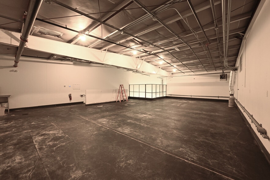 More Photos Of 5739 Bueno Dr, Fort Collins Manufacturing For Lease