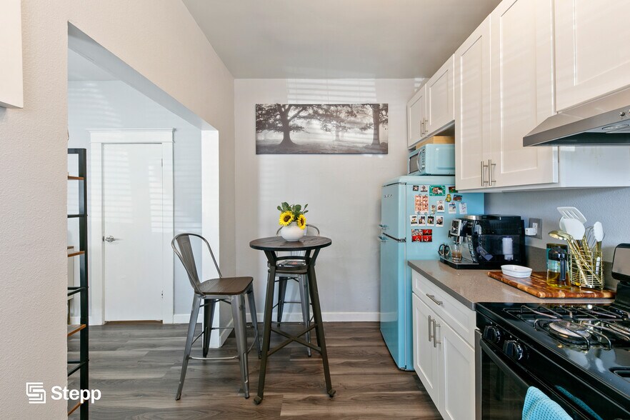 More Photos Of 445 E 3rd St, Long Beach Apartments For Sale