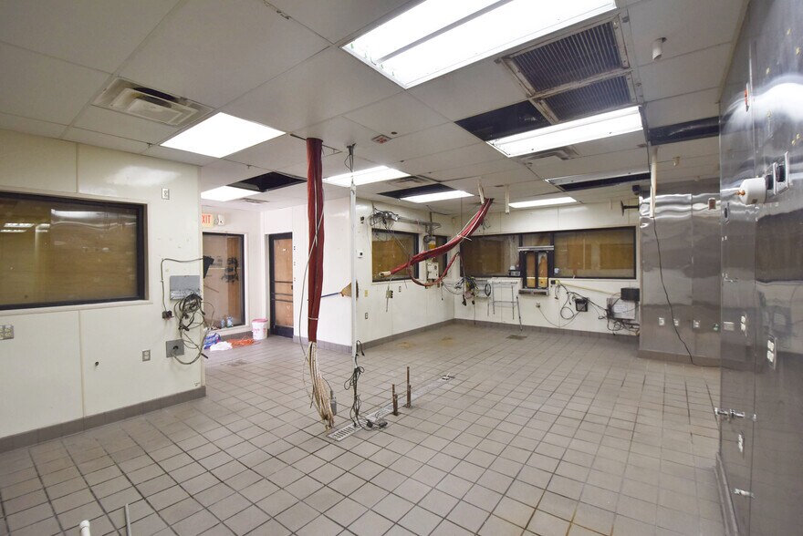More Photos Of 64 Carriage Oaks Dr, Tyrone Restaurant For Lease
