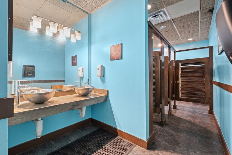 More Photos Of 801 Highway 17 S, North Myrtle Beach Restaurant For Sale
