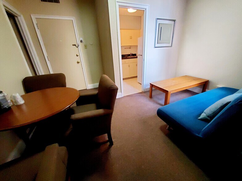 More Photos Of 925 1st Ave, Monte Vista Hotel For Sale