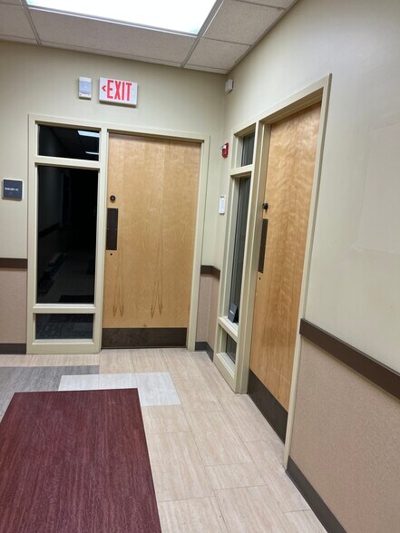 More Photos Of 1000 Meade St, Dunmore Medical For Lease