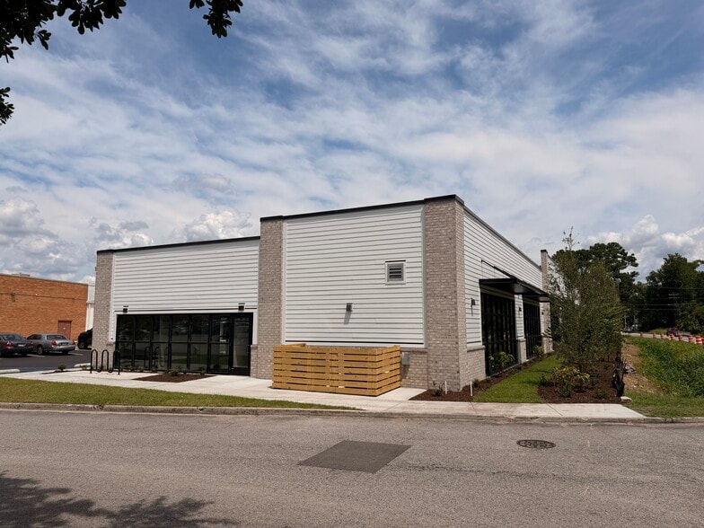 More Photos Of 1657 Ashley Hall Rd, Charleston Storefront Retail Office For Lease