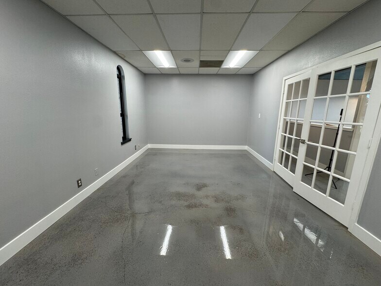 More Photos Of 975 W Bitters Rd, San Antonio Medical For Lease