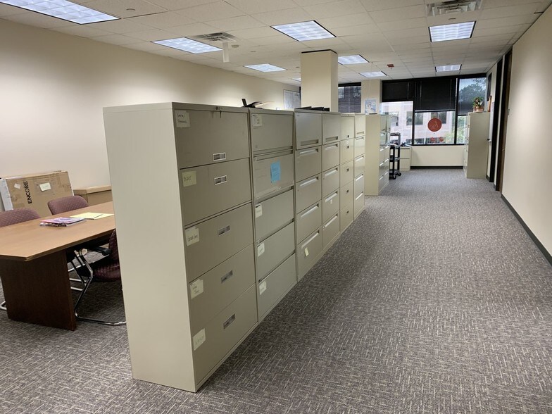 More Photos Of 8545 United Plaza Blvd, Baton Rouge Office For Lease