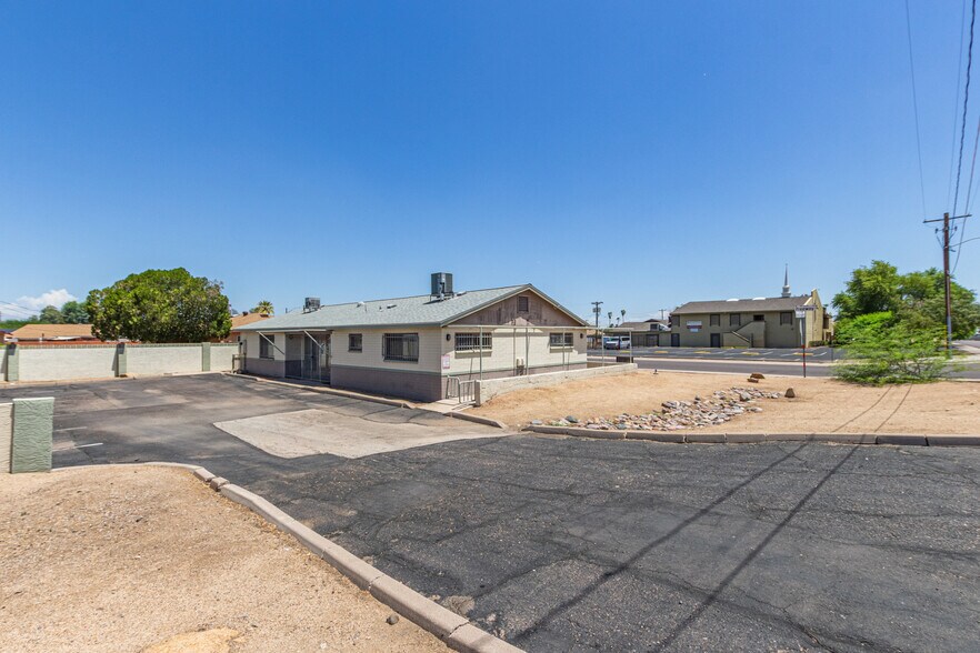 More Photos Of 8545 N Black Canyon Hwy, Phoenix Medical For Sale
