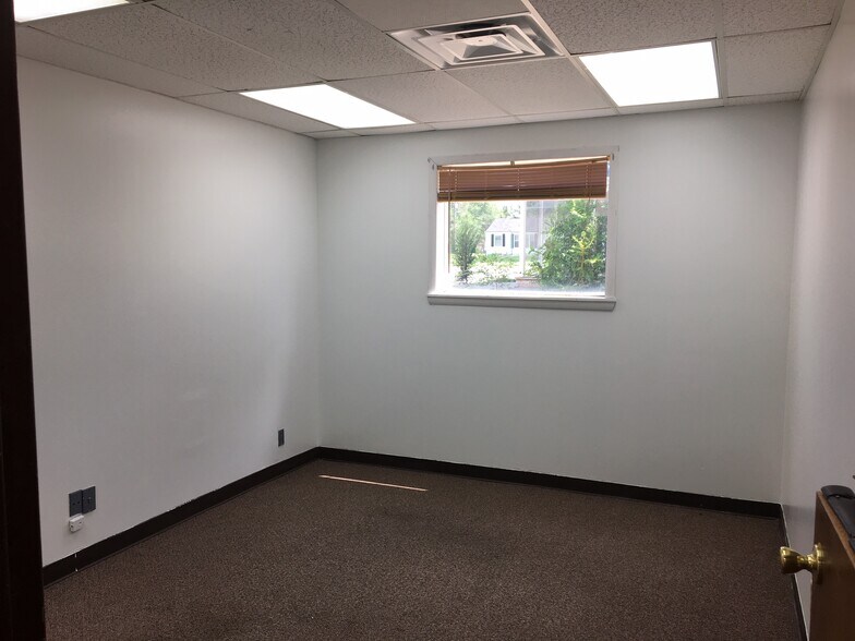 More Photos Of 1714-1722 N 4th St, Ponca City Medical For Lease