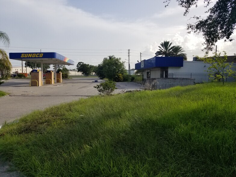 More Photos Of 6201 Edgewater Dr, Orlando Convenience Store For Sale