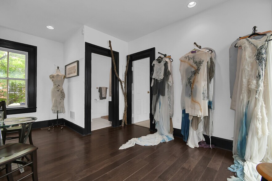 More Photos Of 391 E Livingston Ave, Columbus Office Residential For Sale