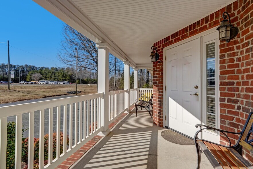 More Photos Of 1418 Freeway Dr, Reidsville Freestanding For Sale