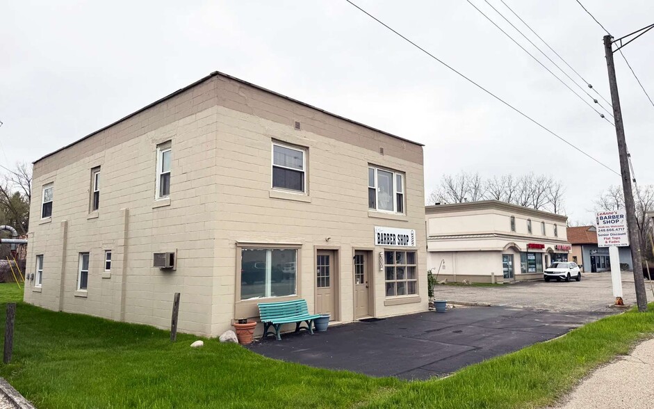 More Photos Of 7669 Highland Rd, Waterford Storefront Retail Residential For Sale