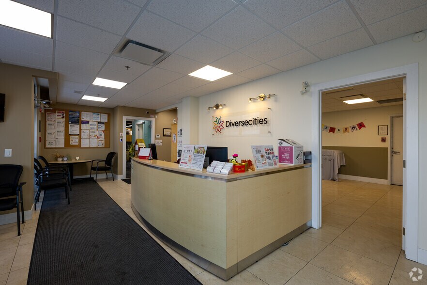 More Photos Of 1406 Centre St NE, Calgary Apartments For Sale