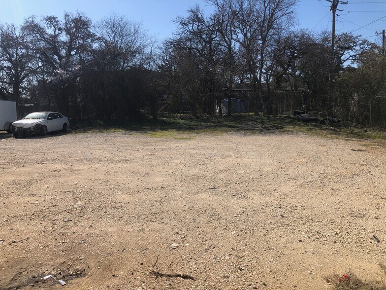 More Photos Of 124 Industrial Dr, Boerne Service For Lease