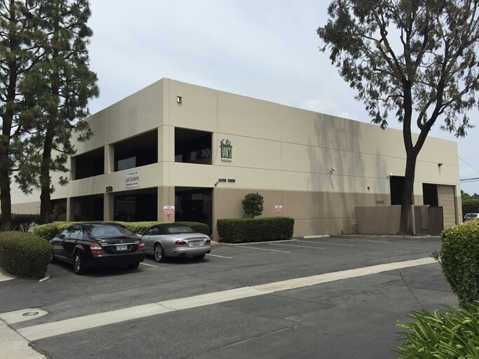 More Photos Of 2520 Mira Mar Ave, Long Beach Warehouse For Lease