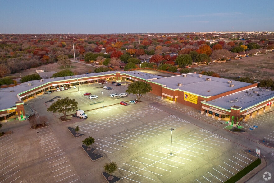 More Photos Of 901 N Polk St, DeSoto General Retail For Lease