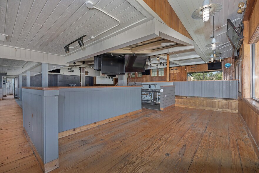 More Photos Of 8101 W I-40, Amarillo Restaurant For Lease