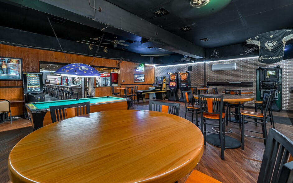 More Photos Of 1435 Freeport Rd, Cheswick General Retail For Sale