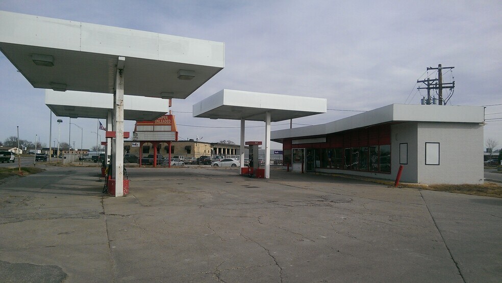 Primary Photo Of 1545 Cornhusker Hwy, Lincoln Convenience Store For Sale