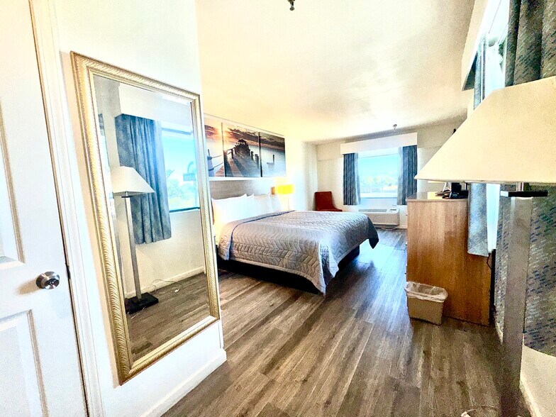 More Photos Of 1768 Beach Blvd, Biloxi Hotel For Sale