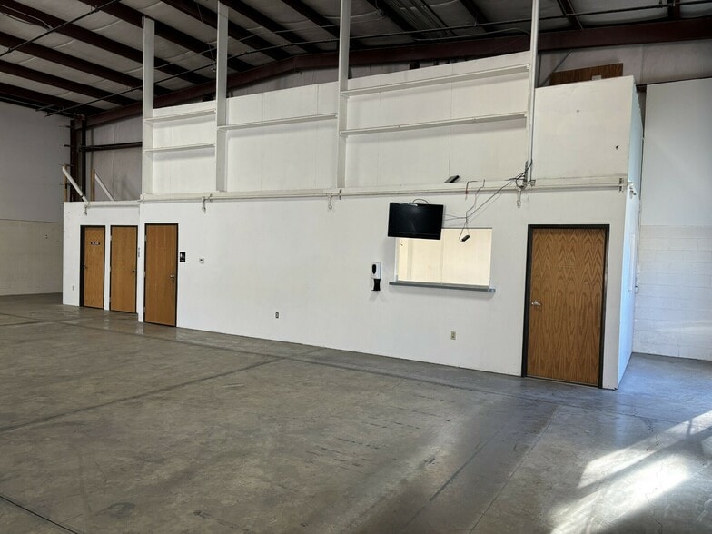 More Photos Of 1414 SE 18th Ave, Hillsboro Warehouse For Lease