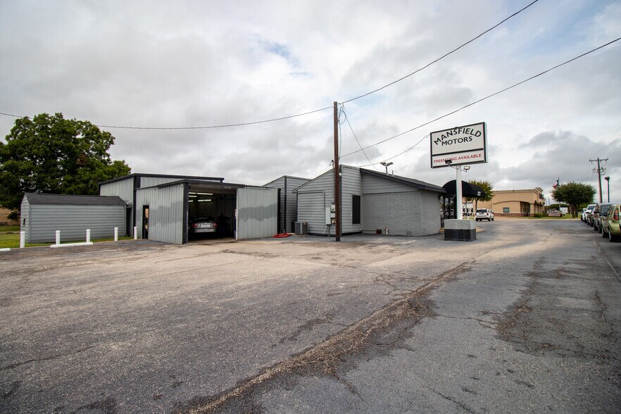 More Photos Of 1577 N FM 157, Mansfield General Retail For Sale