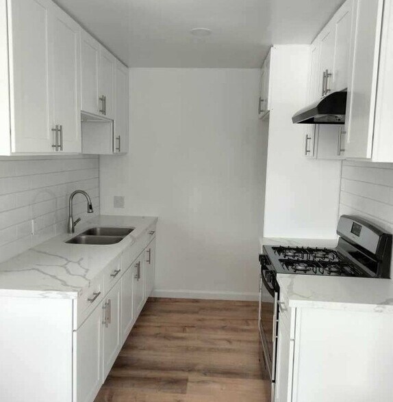 More Photos Of 1423 Lingan Ln, Santa Ana Apartments For Sale