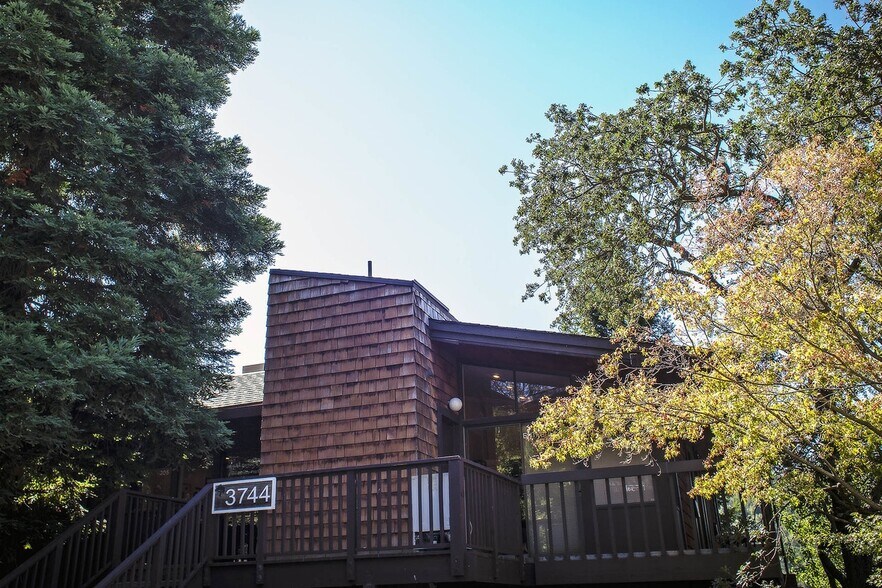 More Photos Of , Lafayette Office For Sale