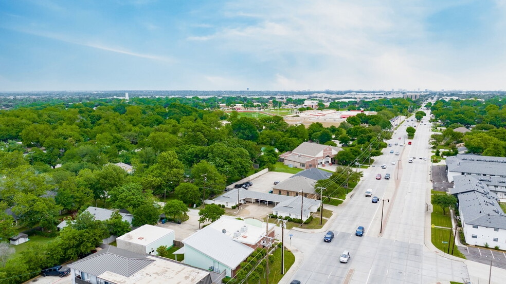 More Photos Of 1515 E Belt Line Rd, Carrollton Office Residential For Sale