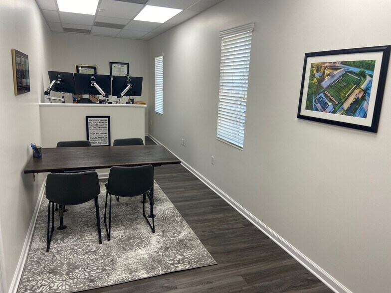 205 W Liberty St, Charles Town, WV 25414 Office For Sale